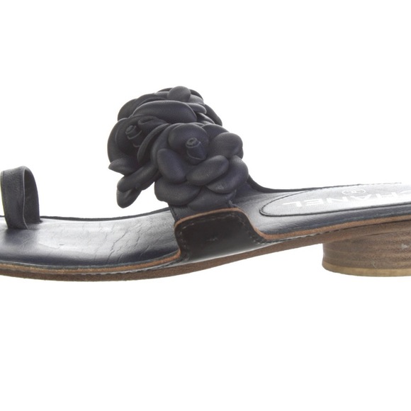 Chanel Navy Toe Ring Sandals in Good Condition size 36 comfy! - Picture 3 of 5